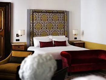 Nobildonne Relais Hotel Róma 2*,